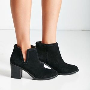Urban Outfitters Bootie Maude Suede Ankle Boot
